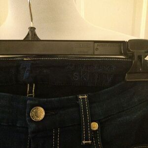 7 For All Mankind The Mid-rise Skinny Dark Size 27